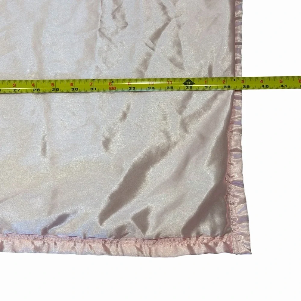 Small Wonders Solid Pink Swirl Plush Baby Blanket Satin Trim And Back 30x39